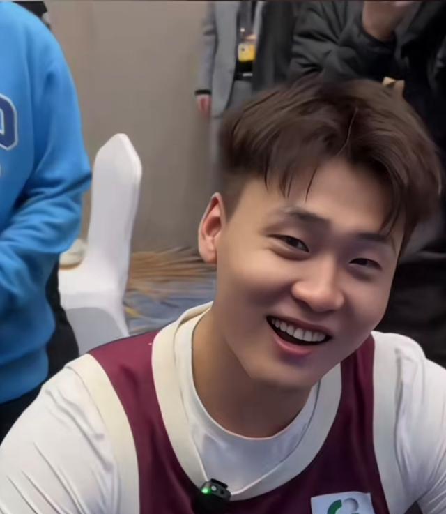 性球迷助推, AA, 让人热血沸 性球迷助推, AA, 让人热血沸