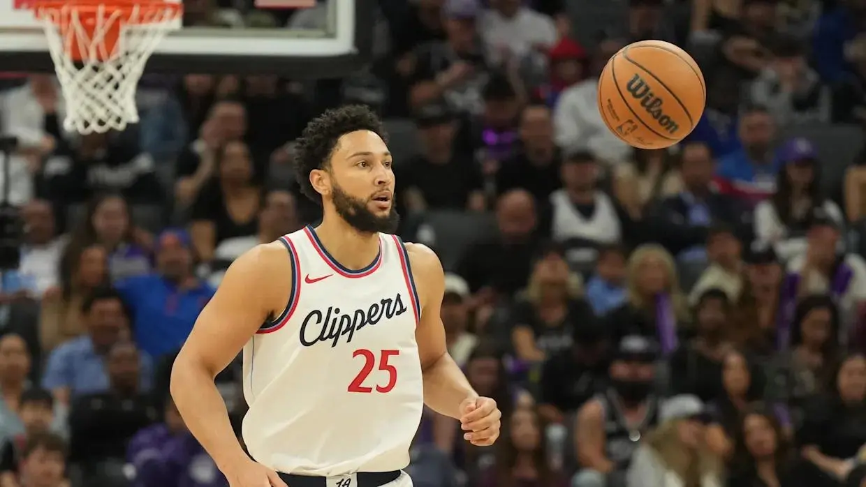 芬尼史密斯, src, 在一项明显 芬尼史密斯, src, 在一项明显