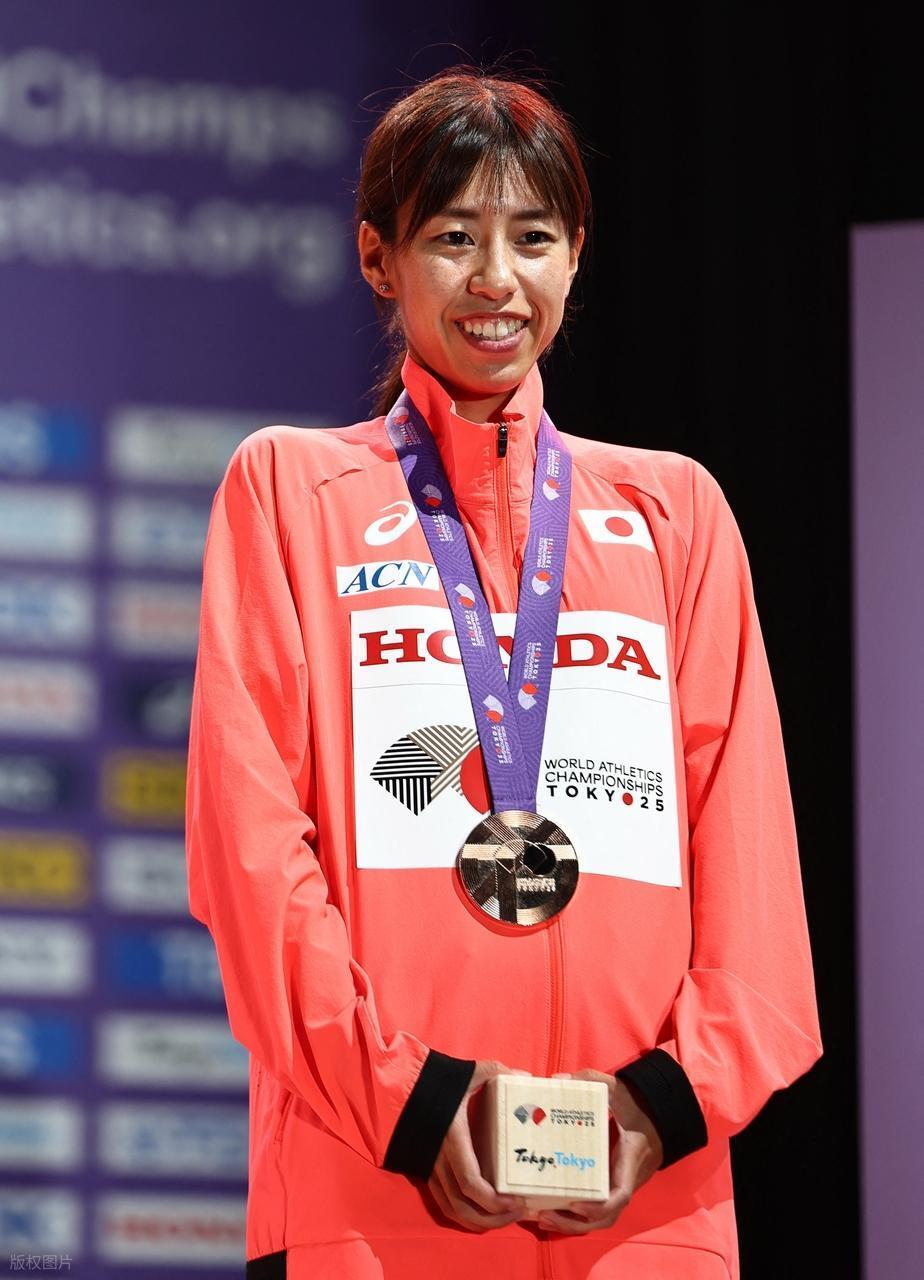 tzV, LrgAA tzV, LrgAA